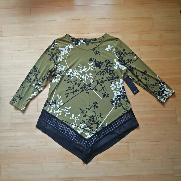 Alfani Tops - -NWT - Alfani Floral Pointed Crochet Hem Top M